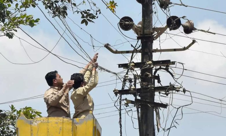 Nagpur: Electricity bills and disconnection notice.