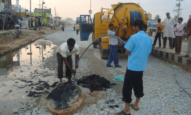 New suction-cum-jetting machines deployed by NMC for sewerage management in Nagpur.