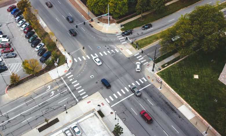 Illustration of AI monitoring city traffic