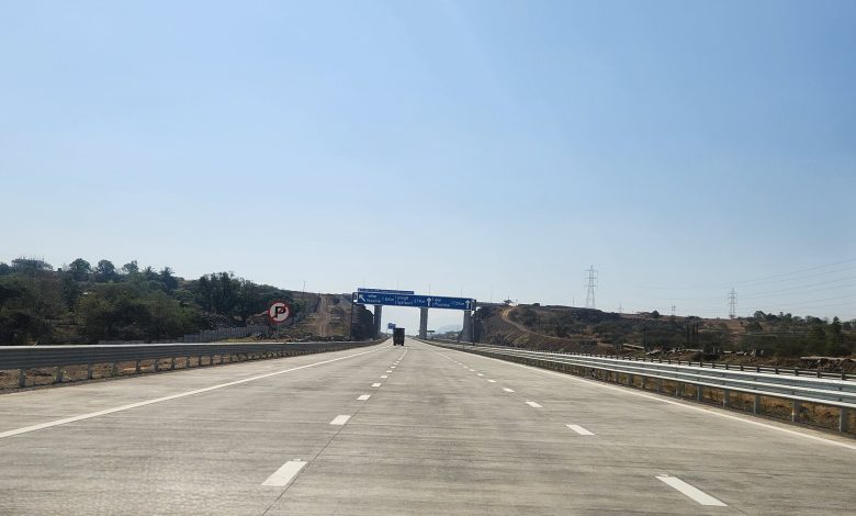 Samruddhi Mahamarg: A scenic view of the Mumbai-Nagpur Expressway with tunnels and viaducts.