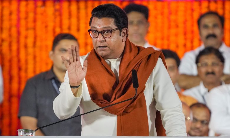 A concerned Raj Thackeray speaking at a public event, warning about the financial risks of the Majhi Ladki Bahin scheme.