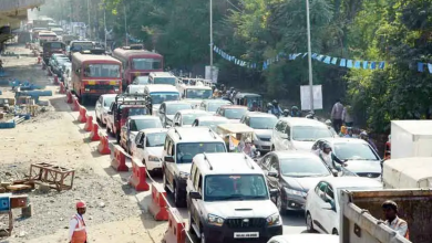 Traffic congestion and illegal parking on busy roads in Nagpur, contributing to gridlock and blocking emergency services.