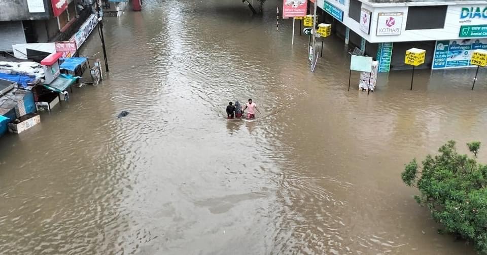 नागपुर में भारी बारिश से जलजमाव, स्कूलों को बंद करने का निर्देश