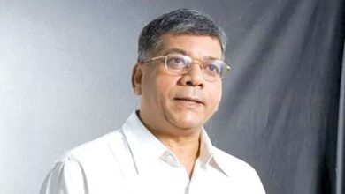 Maharashtra Politics: Prakash Ambedkar and Manoj Jarange shaking hands, symbolizing unity and collaboration for social change.