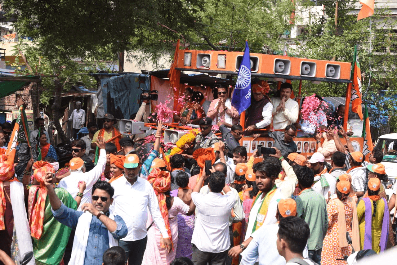 Gadkari’s Phenomenal Rally: Central Nagpur Comes Alive