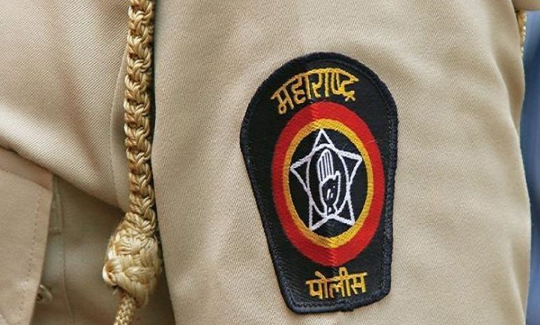 Diverse group of applicants applying for police constable positions in Nagpur.