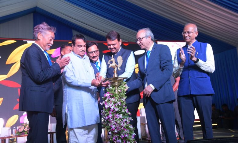 Nitin Gadkari inaugurating HORIBA's Greenfield manufacturing plant in Nagpur.