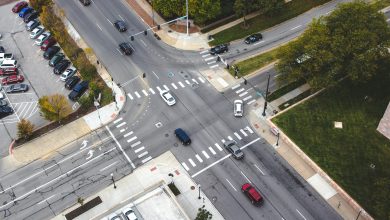 Illustration of AI monitoring city traffic