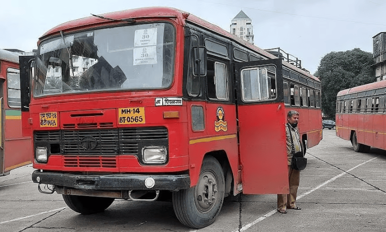 MSRTC buses transporting Diwali travelers amid a fare hike for festive season travel.