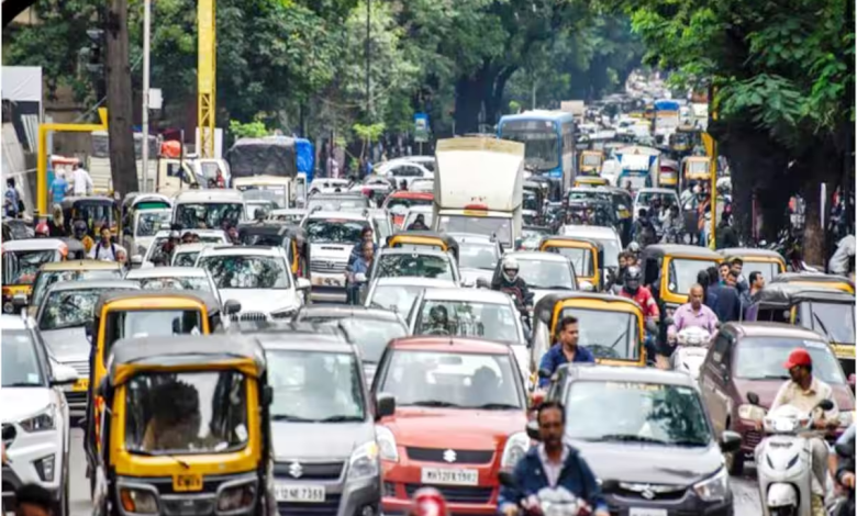 Nagpur Traffic: Illustration of on-street parking in a busy urban area to reduce congestion.