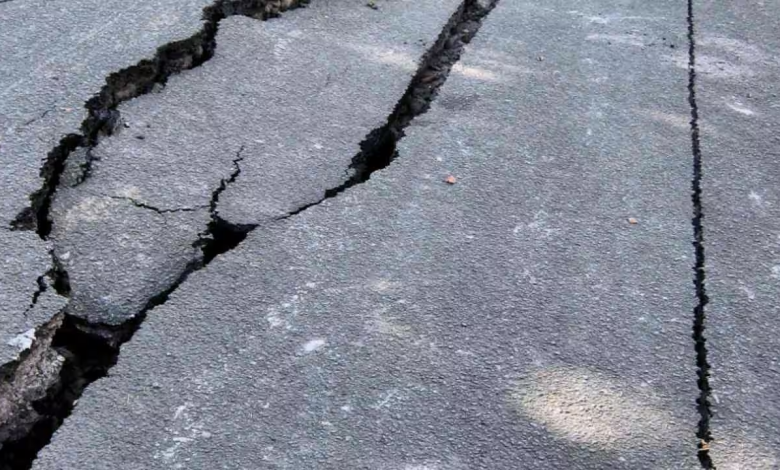 Mild earthquake shaking buildings in Amravati district with no major damage.