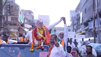 Krishna Khopde celebrates record-breaking victory in Nagpur East elections.