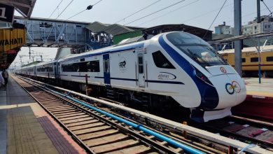 Indore–Nagpur Vande Bharat Express at Narmadapuram Station