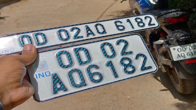 HSRP installation process in Nagpur, showing fitment center and vehicle compliance. High Security Number Plates (HSRP)