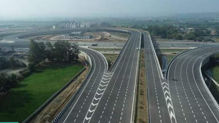 Mumbai-Nagpur Expressway opening in March 2025, reducing travel time and boosting connectivity in Maharashtra.